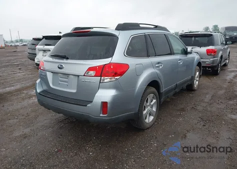 2013 Subaru Outback 2.5I Premium z USA, uszkodzony, nr VIN 4S4BRCGC4D3281879